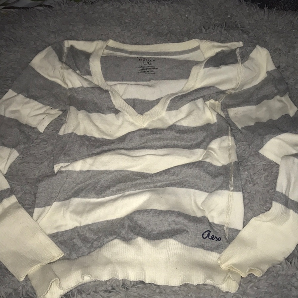 Aeropostale long sleeve v neck sweater
